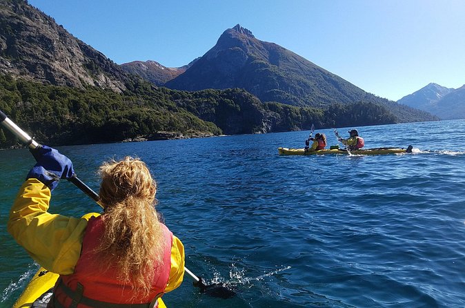 Half a day of kayaking on the Nahuel Huapi lake in private service - Stop in Punto Panorámico: why the land portion is worth it