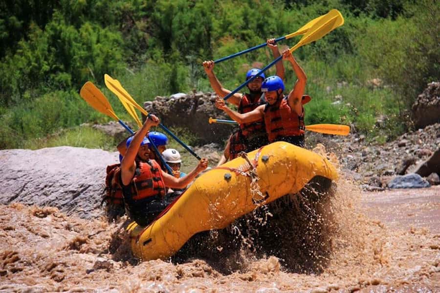 Half Day Rafting Mendoza River - About 12 km of Mendoza River thrills, with rapids that can range