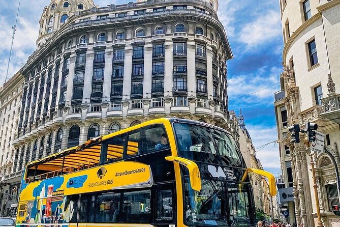 Hop-On Hop-Off Buenos Aires (26 Stops) + Smart Guide AI - Congress Square and Paseo de la Historieta (Stops 4 to 5): politics meets pop art