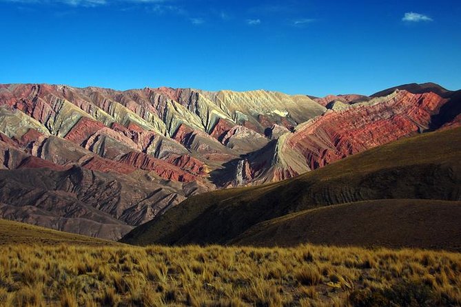 Hornocal, 14 colors mountain, trough Humahuaca´s gorge - Getting on the bus: 6:30 am start, pickup stops, and how the day flows