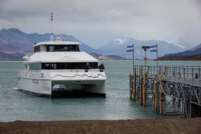 Horse Back Riding Expedition - Los Glaciares by boat: Upsala Glacier, icebergs, and a 2.5-hour water view