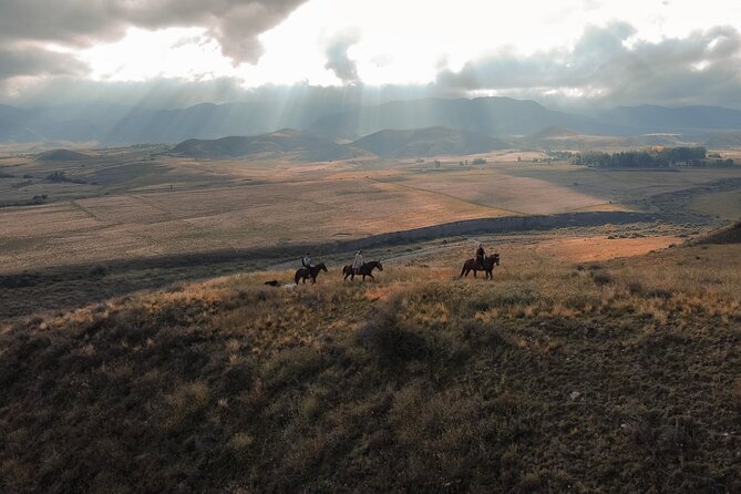 Horseback riding and barbecue in a private ranch - La Carrera, Mendoza - Entering the La Carrera Valley at El Pico Palma Ranch