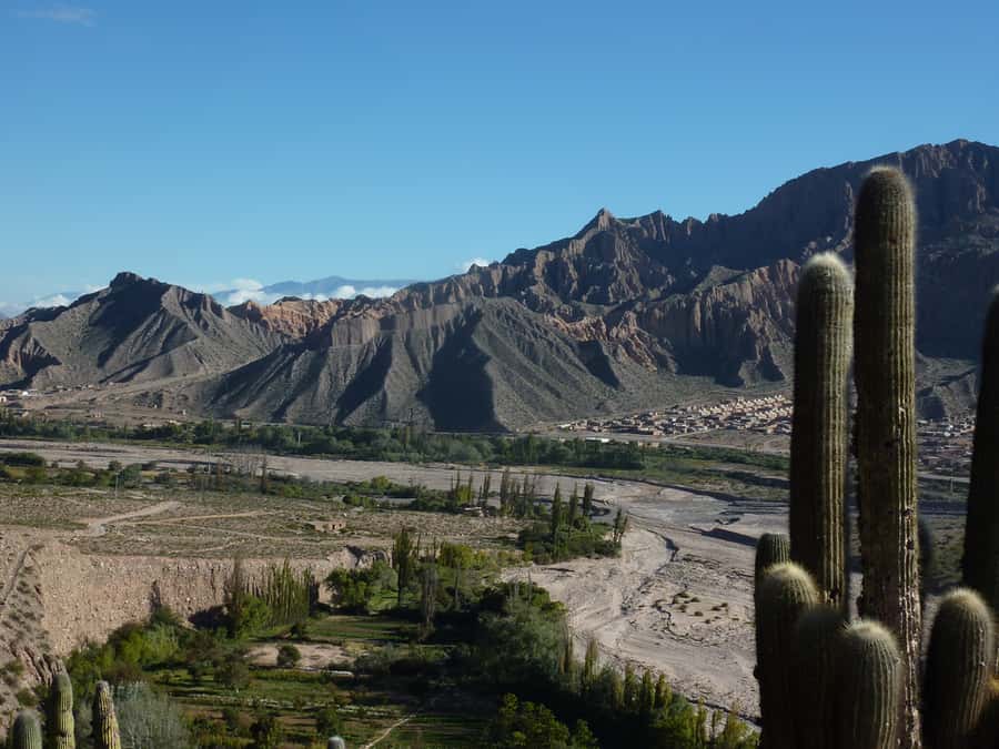 Humahuaca Valley Multicultural Tour from Salta - Volcán: a calm start with big views