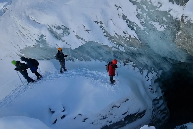 Ice Trekking Vinciguerra Glacier and Laguna de los Témpanos Premium - Guides and group dynamics on a glacier hike