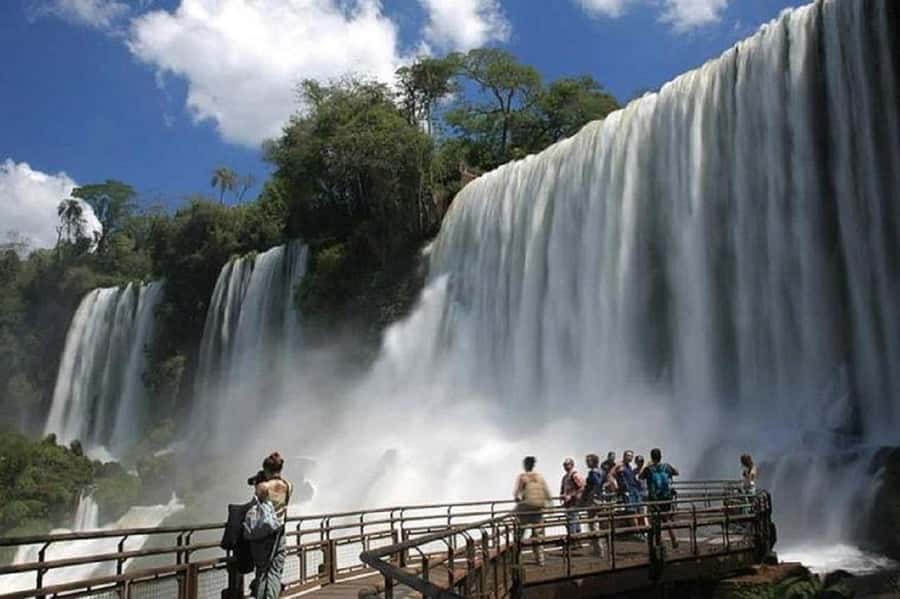 Iguazu Falls Argentinas Tour and Great Adventure Boat Tour - Who should book this tour, and who should skip it
