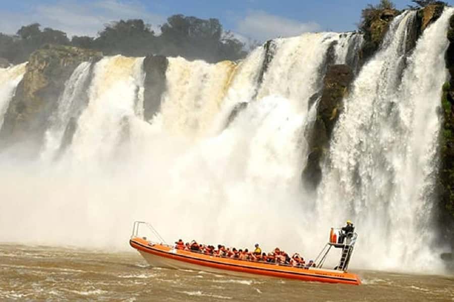 Iguazu Falls Argentinas Tour and Great Adventure Boat Tour - Express security and hotel transfers, small things that save time
