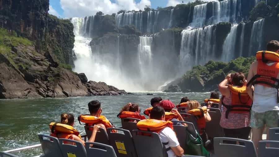 Iguazu Falls Argentinas Tour and Great Adventure Boat Tour - What your $195 covers, and what you still need to pay