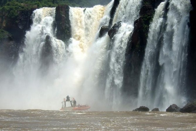 Iguazu Falls: FWD in the Jungle, Boat Ride and Argentinian Falls - What makes the Argentine side worth a dedicated day