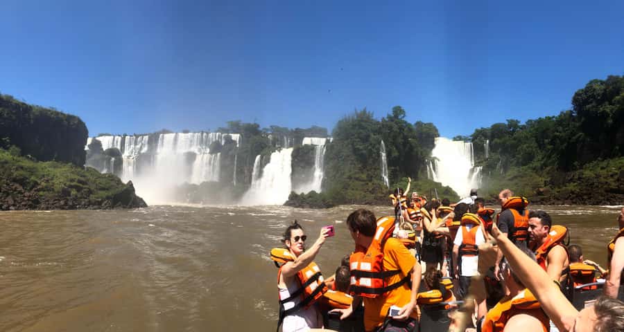 Iguazu Falls: Gran Aventura Boat and Argentinian Falls Tour - Getting to Iguazu National Park from Puerto Iguazu, pickup and ticket reality