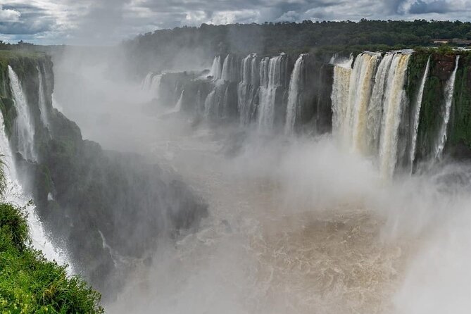 Iguazu Falls Private Day Trip from Buenos Aires with Airfare - Landing in Puerto Iguazú: Meet Your Guide and Head to the Park