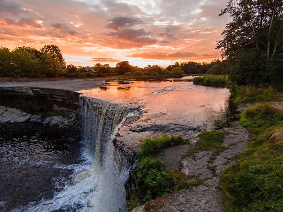 Iguazú Falls: The Natural Wonder of Argentina - What to Bring and How to Pace Yourself on Three Different Walks