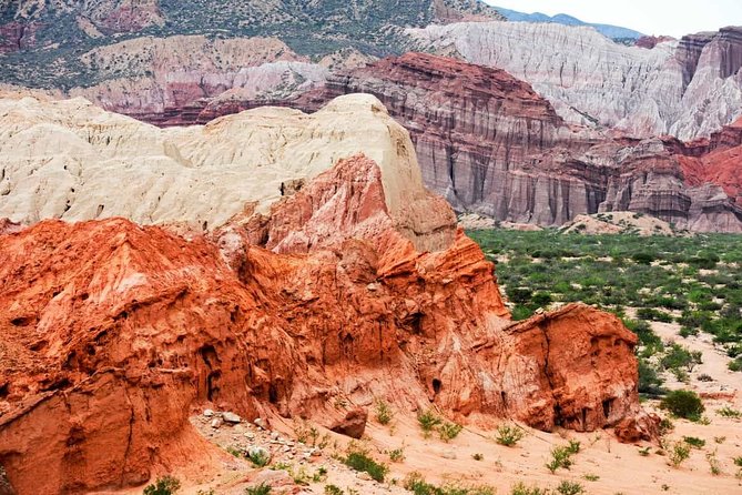 Journey to Ischigualasto: Discovering the Valley of the Moon - The 40 km circuit, the 4x4 jumps, and the formations you will actually remember