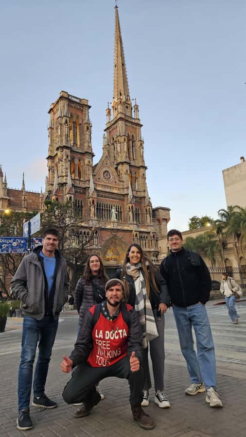 La Docta Free Walking Tour "Córdoba La Moderna". - Meeting at Ferreyra Palace and the walk that sets the tone