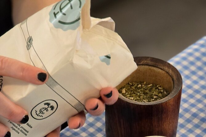Mate Experience Workshop in Buenos Aires - Regional mate styles and trying tereré (cold mate logic)