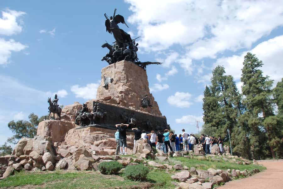 Mendoza: City tour with visit to General San Martin Park - FAQ
