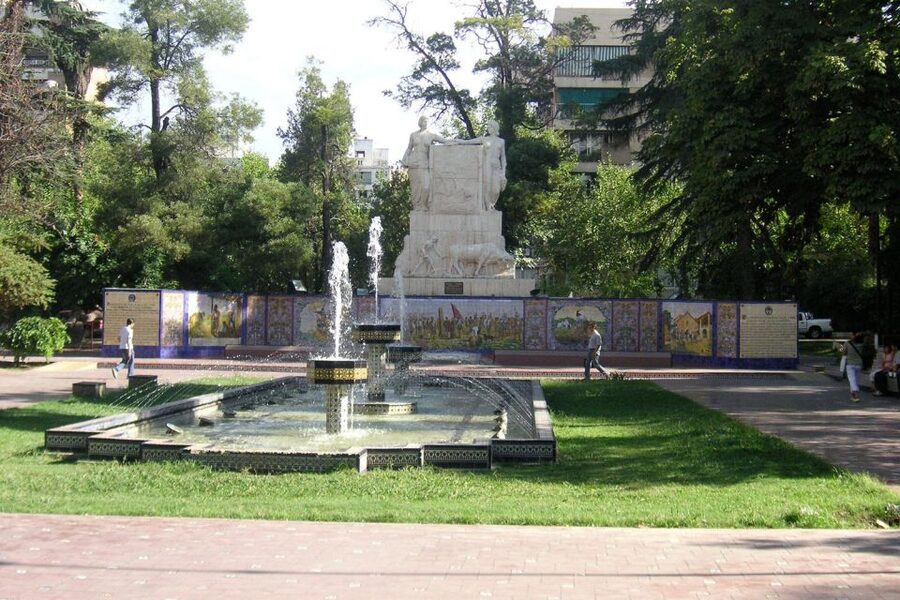Mendoza: City tour with visit to General San Martin Park - The Frank Romero Day Greek Amphitheater and the National Harvest Festival link