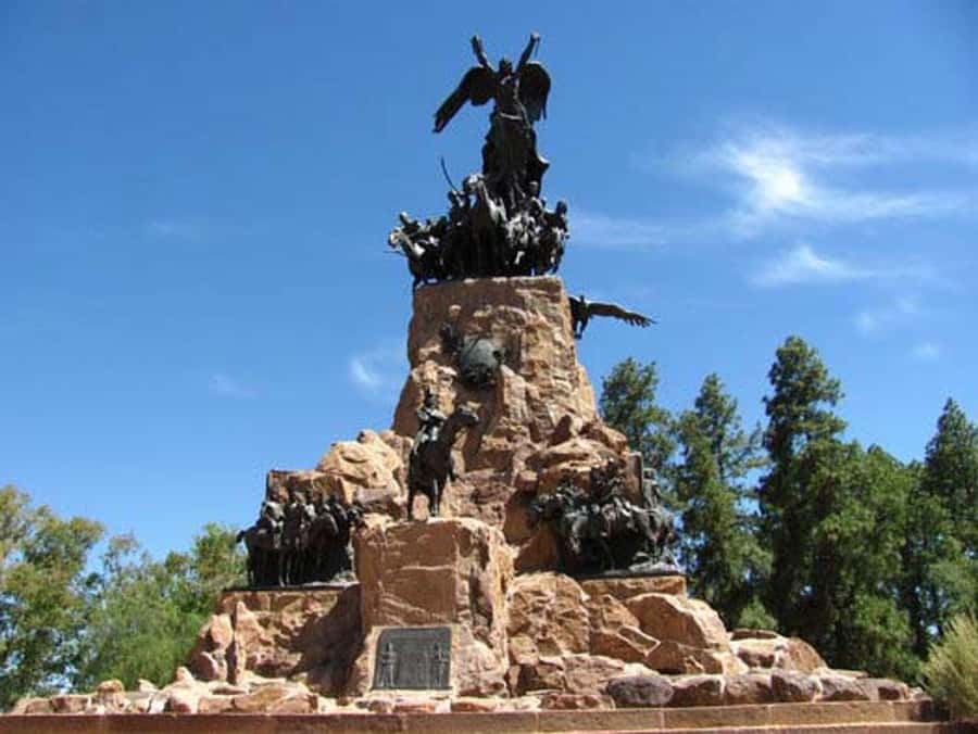 Mendoza: Half-Day Sightseeing City Tour - Mendoza in 3 hours, without the guesswork