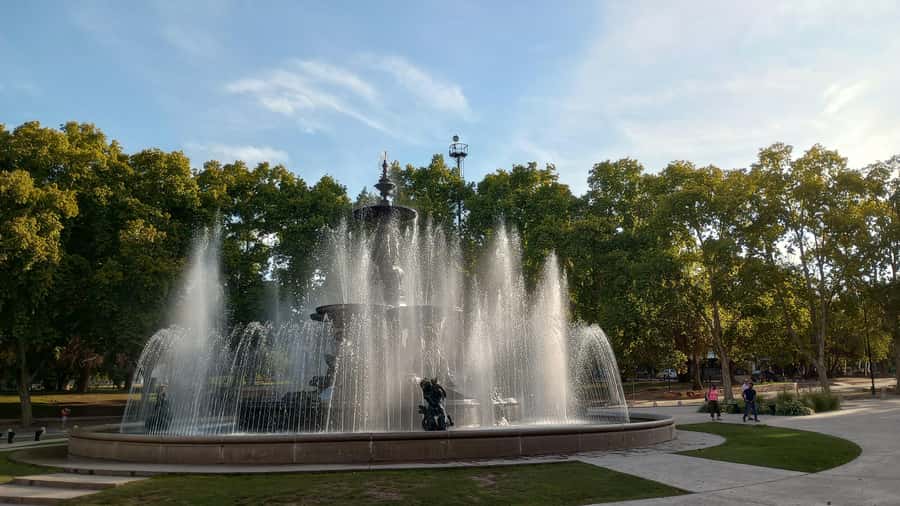 Mendoza: Half-Day Sightseeing Tour - San Martín Park and the Rose Garden: a calmer tempo break