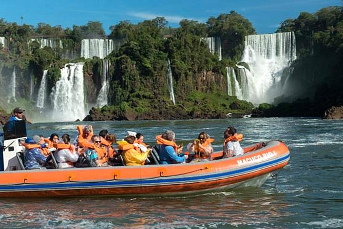 Motorboat under the waterfalls, 4x4 truck in the jungle with Argentine Falls - Why this Iguazu Falls day feels different from the usual visits