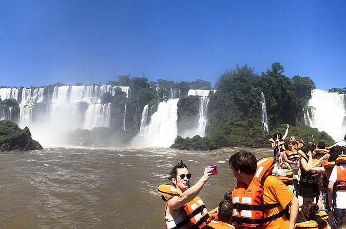 Motorboat under the waterfalls, 4x4 truck in the jungle with Argentine Falls - What to pack so you do not waste your day