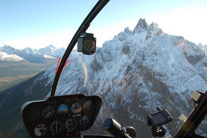 Overflight Laguna Esmeralda - A15 - A 15-minute A15 overflight that packs three Ushuaia sights