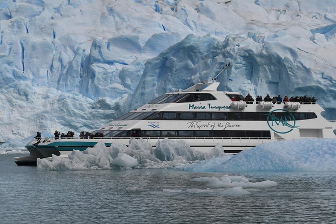 Perito Moreno boat tour from El Calafate: Glaciares Gourmet - Boarding the Catamaran: Deck Space, VIP Upgrade, and Real Viewing Comfort