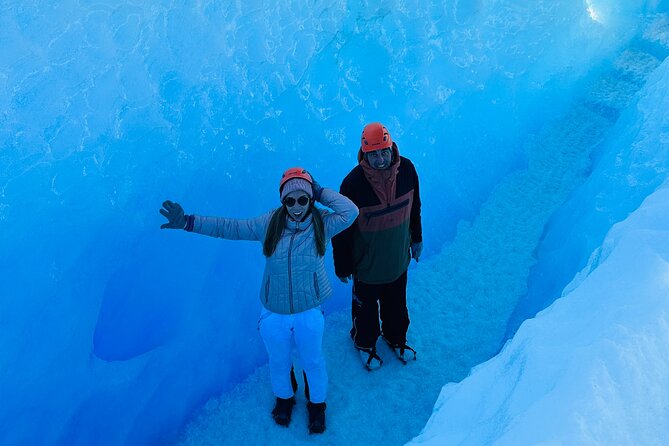 Perito Moreno Full Day Minitrekking with Transfer and Walkways - Bajo las Sombras to the ice: shore walk, glaciology talk, then crampons