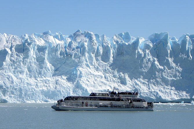 Perito Moreno Glacier Experience with Boat Navigation !! - Boat navigation on Perito Moreno: adding angles without adding stress
