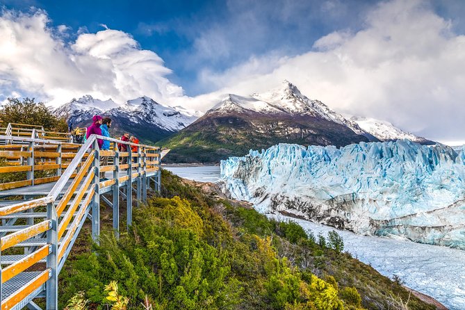 Perito Moreno Glacier with Navigation from El Calafate - First stop at the Mirador de los Sigurs: spotting Brazo Rico early