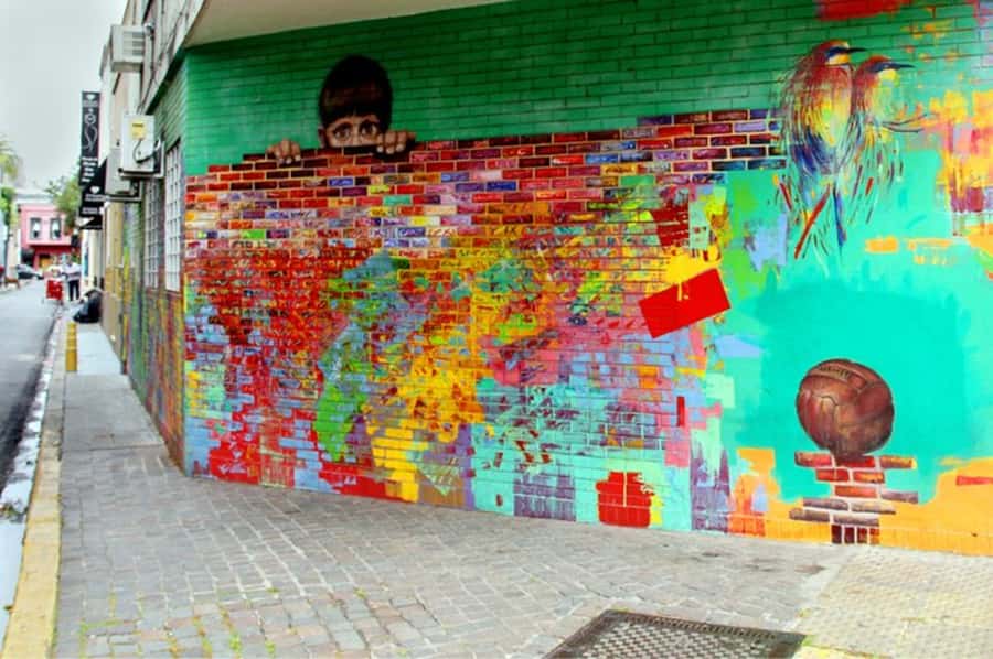 Premium Argentinian Wine and Malbec Tasting & Urban Art Tour - Guide quality is the real differentiator here
