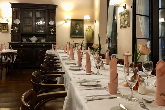 Premium Day Tour to Colonia del Sacramento - The guided walking tour: what you get in English and Spanish