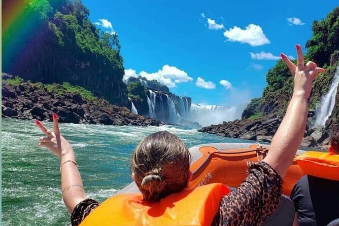 Private - BRA and ARG Iguazu Falls in 1 day + boat option - Key highlights before you go