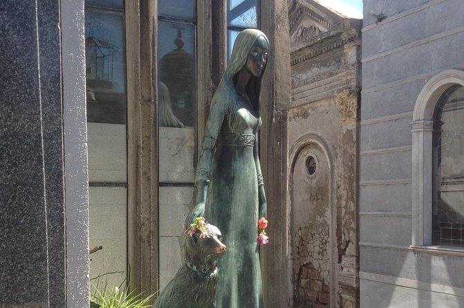Private city tour of Buenos Aires - Recoleta Cemetery and Evita’s tomb: why the guide matters