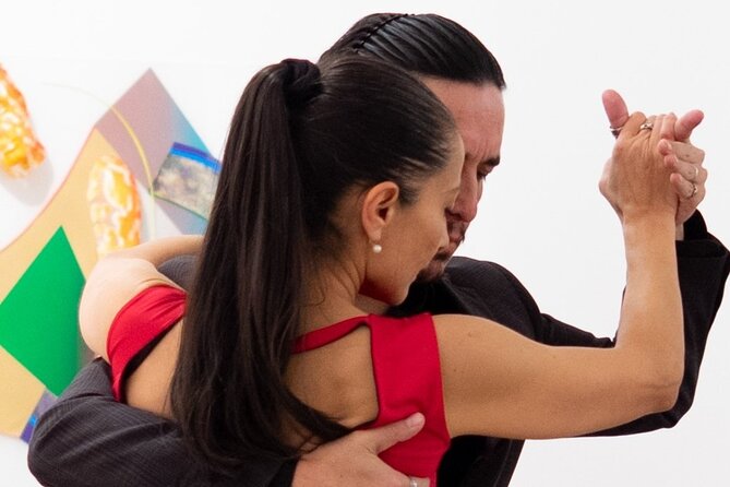 Private Tango Class in Buenos Aires with Expert Instructor - Core steps plus musicality: learning the why behind the step