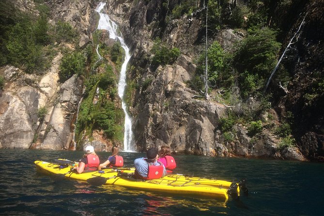 Private tour: full day kayak to Nahuel Huapi Lake - Lunch break on deserted beaches: food with a side of calm