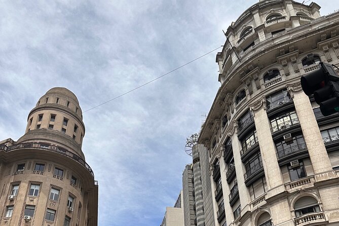 Private Walking Tour of Buenos Aires South Neighborhoods - Stop 0: the Buenos Aires symbol photo moment to start you oriented
