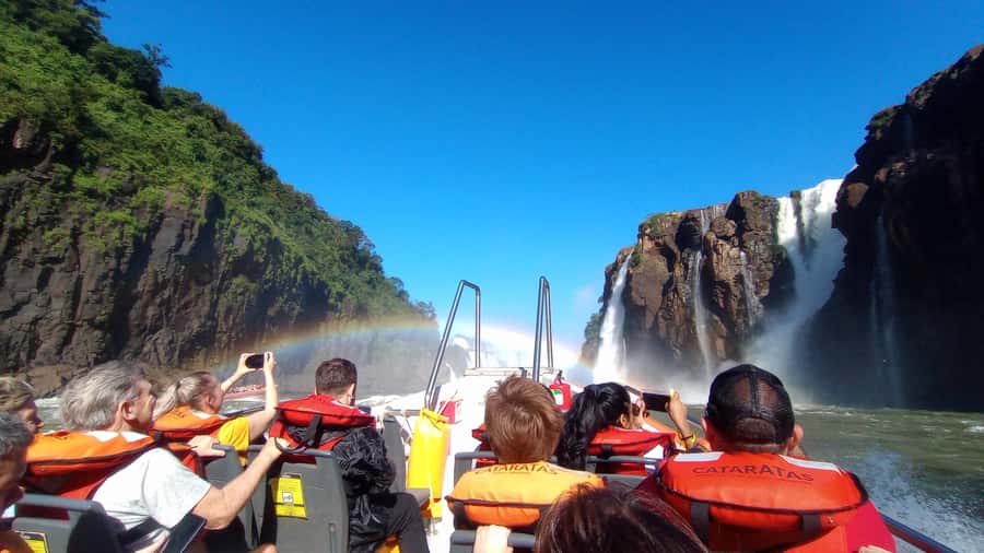 Puerto Iguazu: Argentine Falls & Great Adventure Boat - Key points at a glance