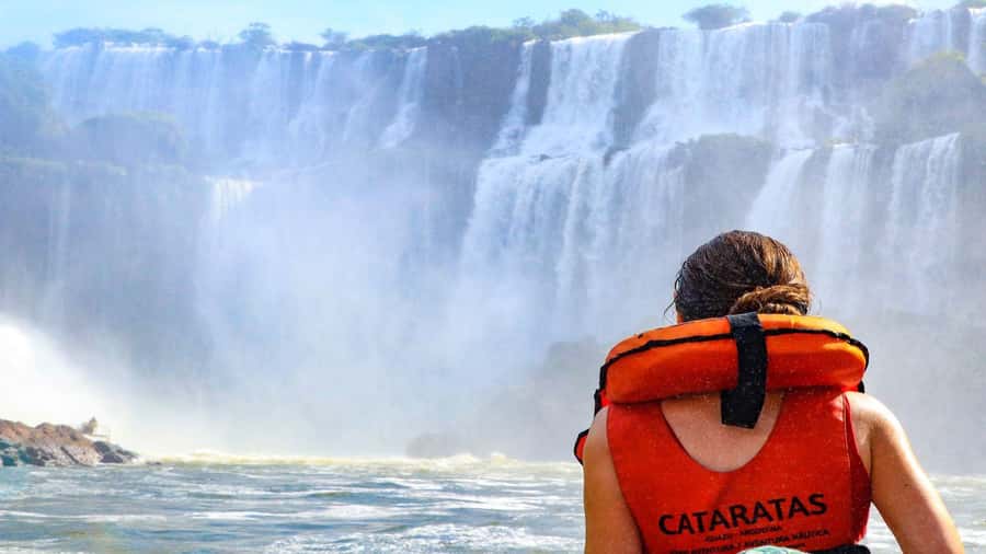 Puerto Iguazu: Argentine Falls & Great Adventure Boat - Getting to the park: hotel pickup and the pace shift