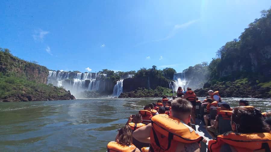 Puerto Iguazú: Iguazú Falls Adventure with 4WD & Boat Ride - From Puerto Iguazú to the park, the day starts early in motion