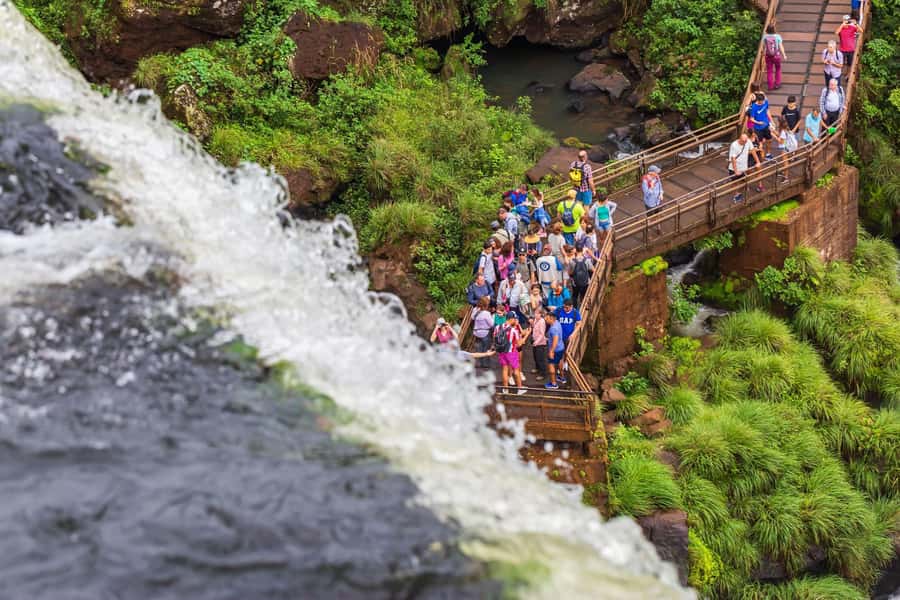 Puerto Iguazu: Iguazu Falls Boat Tour and Gran Aventura - Getting from Foz do Iguaçu to the Park, and Why Pickup Matters