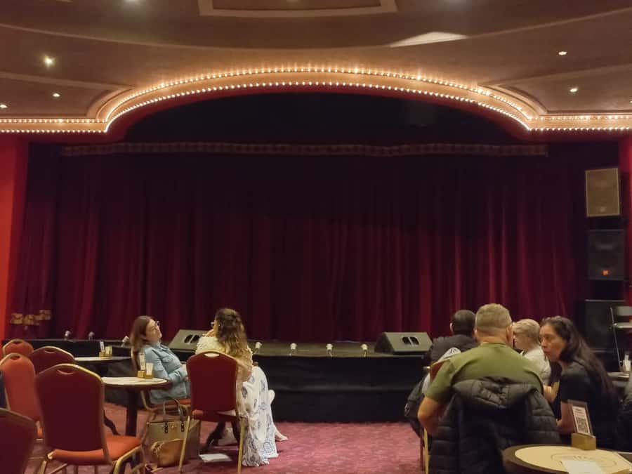Puerto Iguazú: Madero Tango Show with Optional Dinner - A Tango and Folklore night that fits your Iguazú trip