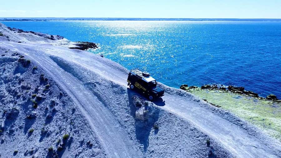 PUERTO MADRYN: 4 X 4 ADVENTURE EXPERIENCE ON THE MOST BEAUTIFUL BEACHES! - Cerro Avanzado Beach Finish: Infusion, Snack, and One Less Cup