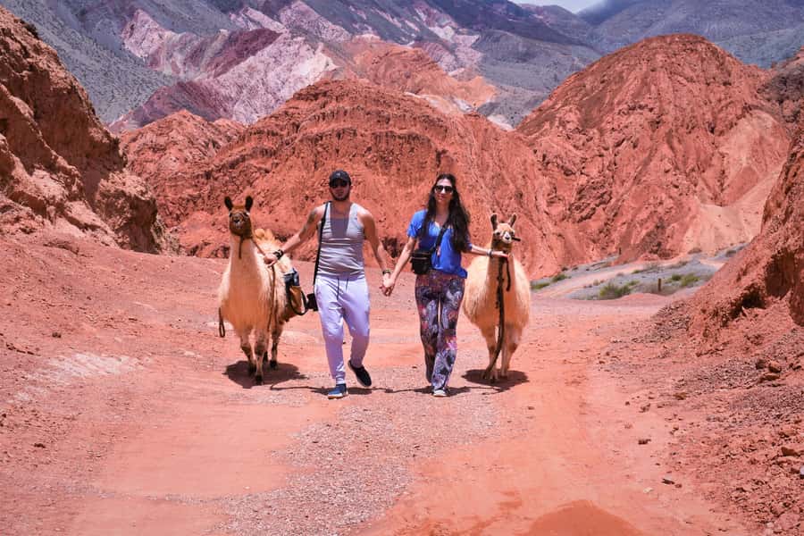 Purmamarca: Hiking with Llamas through multicolored mountains - The 1.5 to 2 hour hike through the color bands
