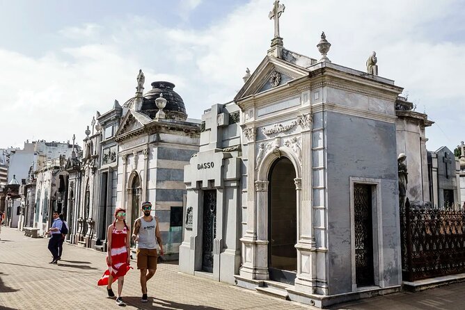 Recoleta & cemetery for curious people - Getting Your Bearings in Recoleta, from Plaza General San Martín