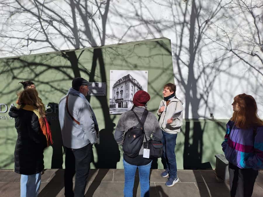 Recoleta & Cemetery for curious people - Logistics that matter day-of: time, language, and group size