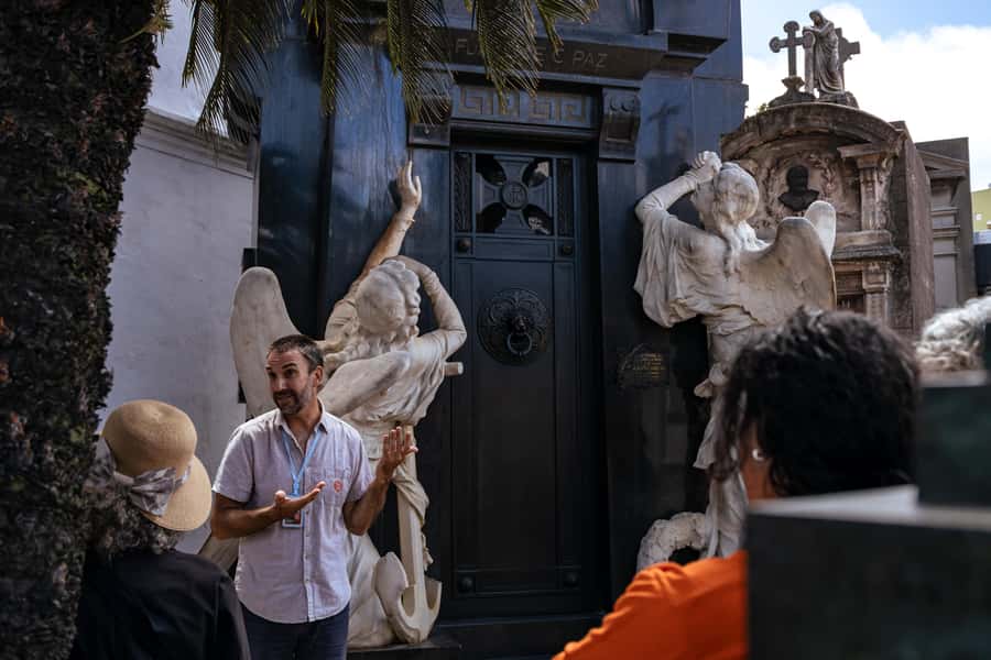 Recoleta Cemetery - Small Group Tour of History & Secrets - The 2.5-Hour Guided Walk Through La Recoleta Cemetery
