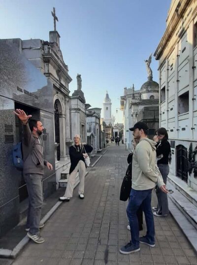 Recoleta Cemetery – Small Group Tour of History & Secrets