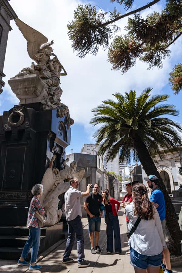 Recoleta Cemetery - Small Group Tour of History & Secrets - Best For Families, History Lovers, and Curious Walkers