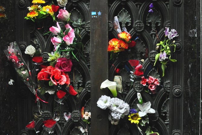 Recoleta Cemetery Tour in English - What You Actually Learn Here: Beyond Famous Names