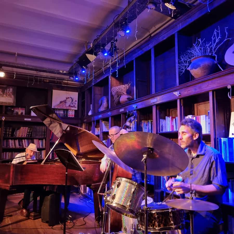 Recoleta Walking Tour and Live Jazz Show - Key highlights you will feel immediately